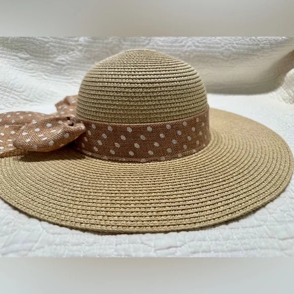 Women’s tan straw hat with brown & white polka dot band and bowknot - Picture 2 of 5